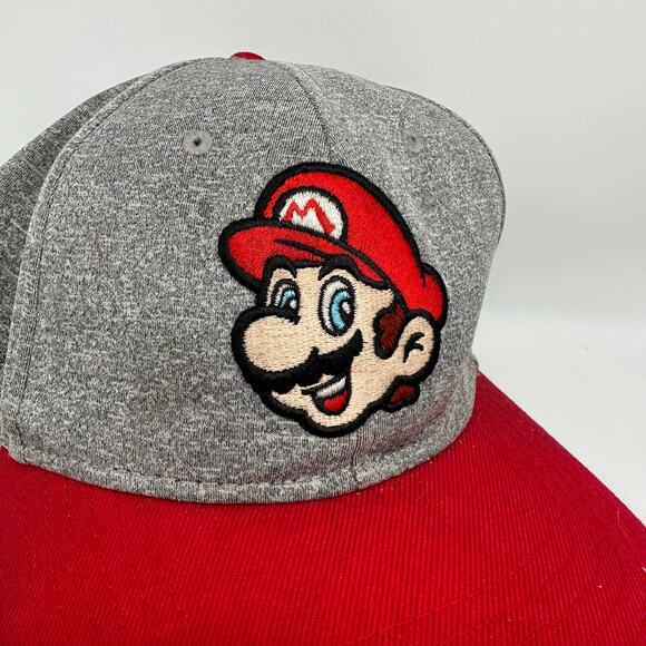 Super Mario 2018 Nintendo Gray and Red Snap Back Hat 115665 - Picture 2 of 11